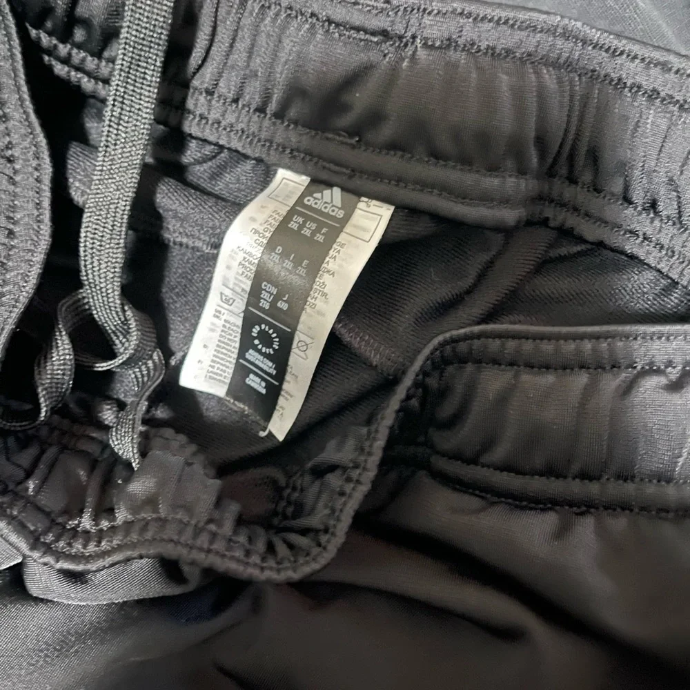 9 pair pants/shorts XXL - Picture 5 of 15